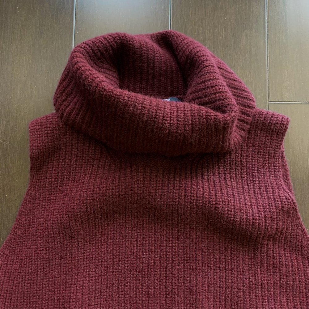 NWOT Cashmere Ribbed Shell Turtleneck